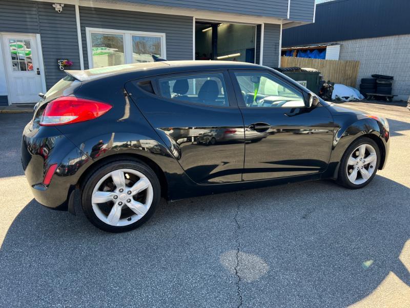 Hyundai Veloster Base 2013