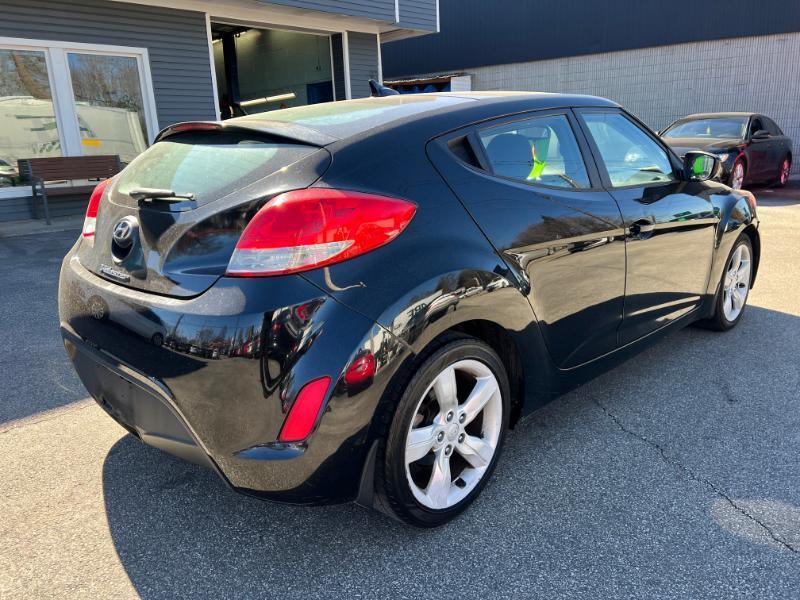 Hyundai Veloster Base 2013