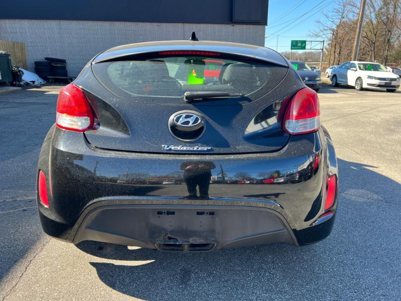 Hyundai Veloster Base 2013