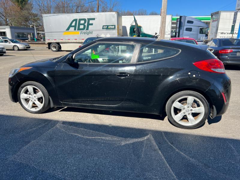Hyundai Veloster Base 2013