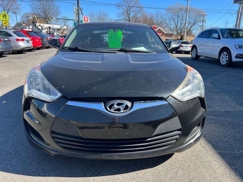 Hyundai Veloster Base 2013