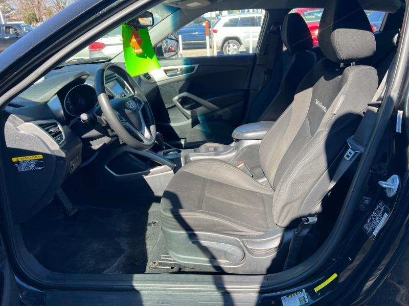 Hyundai Veloster Base 2013