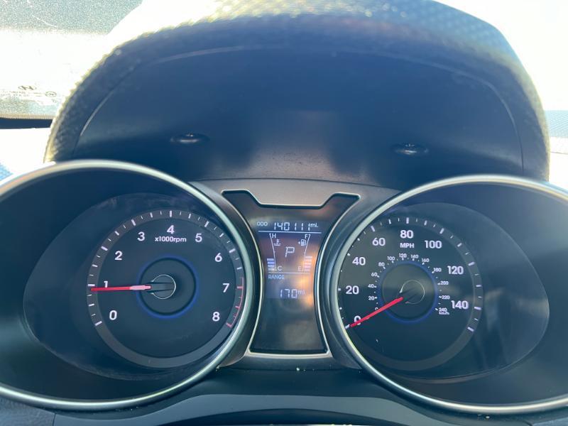 Hyundai Veloster Base 2013