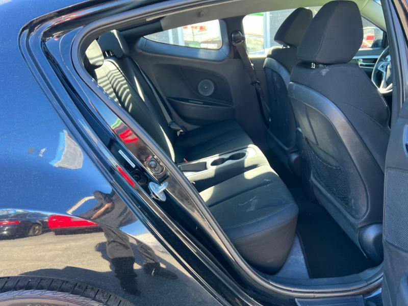 Hyundai Veloster Base 2013