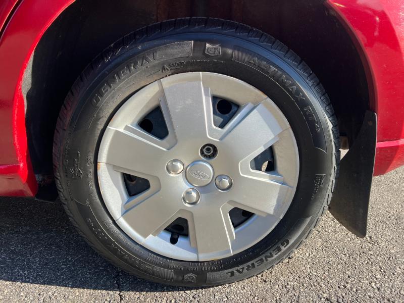 Ford Focus S Sedan 2010