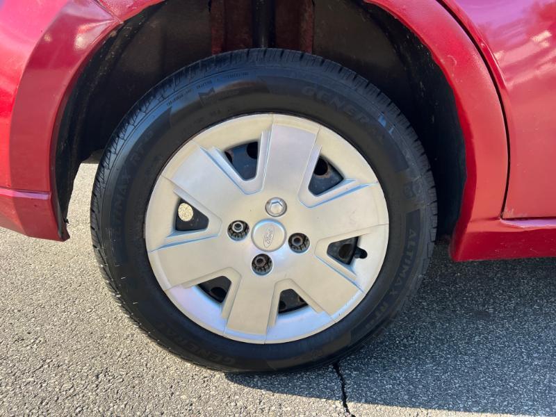 Ford Focus S Sedan 2010