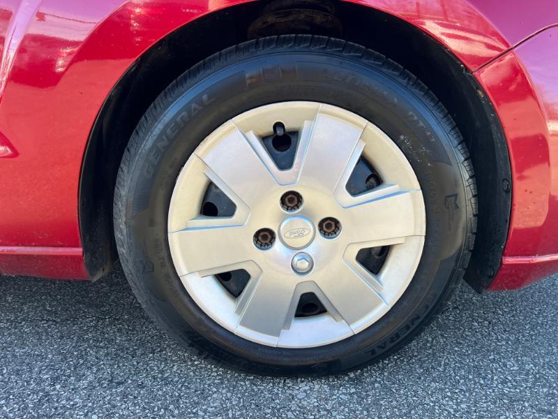 Ford Focus S Sedan 2010