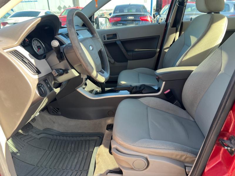 Ford Focus S Sedan 2010