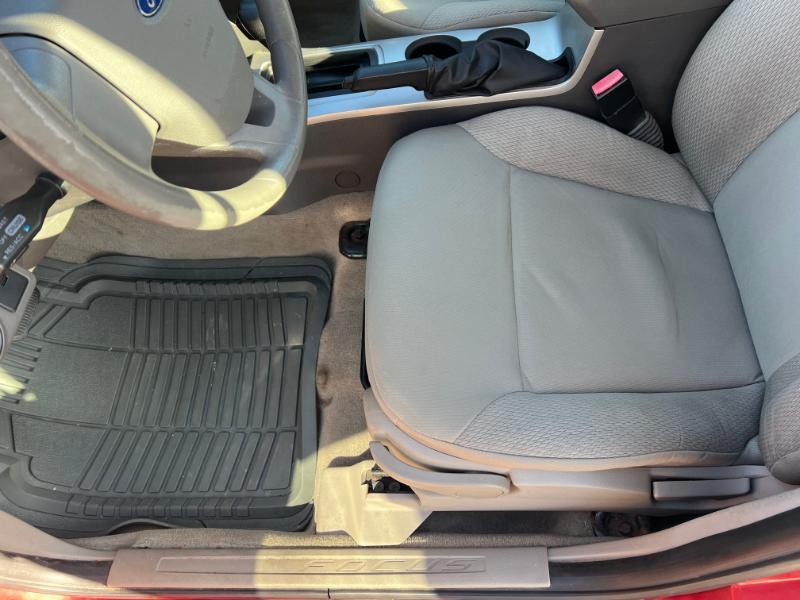 Ford Focus S Sedan 2010