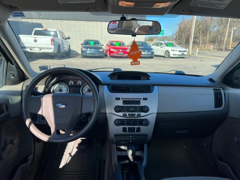 Ford Focus S Sedan 2010