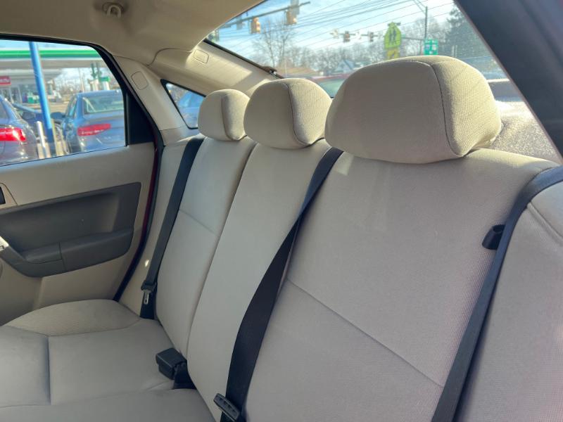 Ford Focus S Sedan 2010