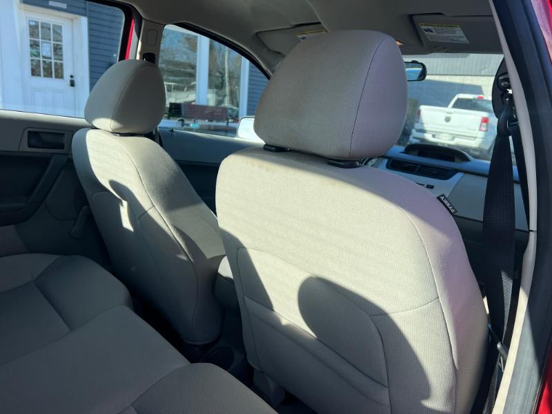 Ford Focus S Sedan 2010