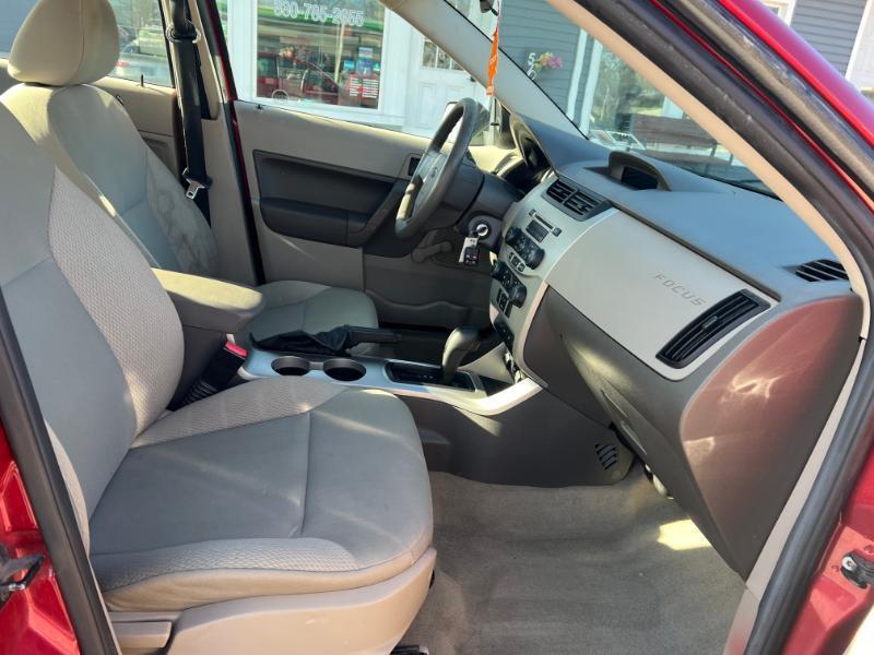 Ford Focus S Sedan 2010