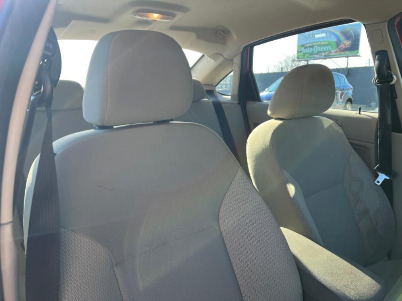 Ford Focus S Sedan 2010