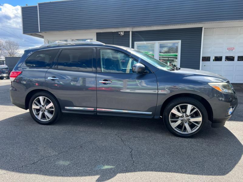 Nissan Pathfinder SV 4WD 2013