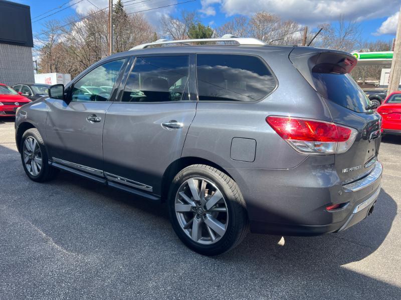Nissan Pathfinder SV 4WD 2013