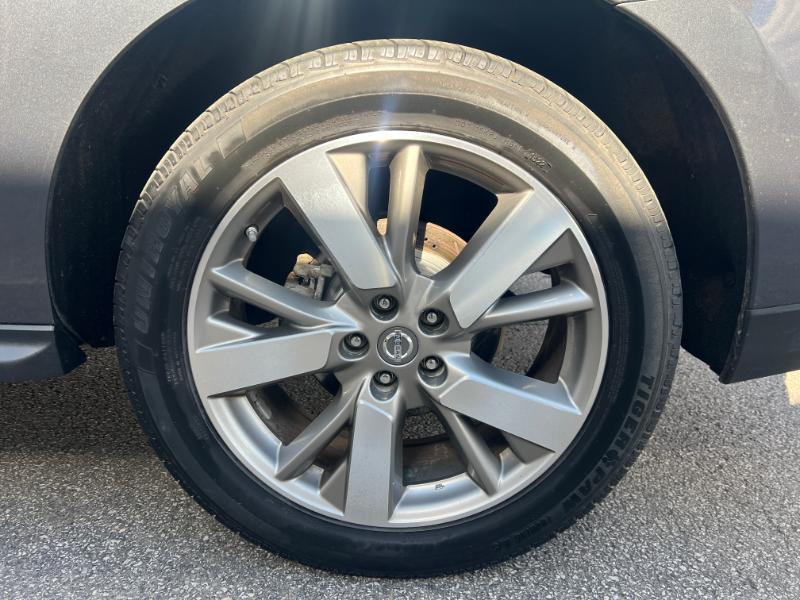 Nissan Pathfinder SV 4WD 2013