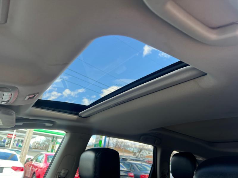 Nissan Pathfinder SV 4WD 2013