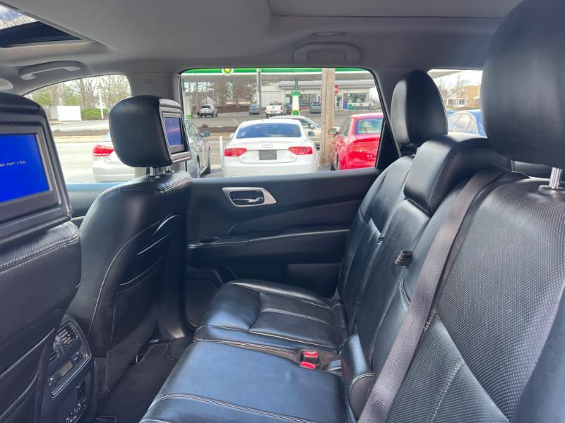 Nissan Pathfinder SV 4WD 2013