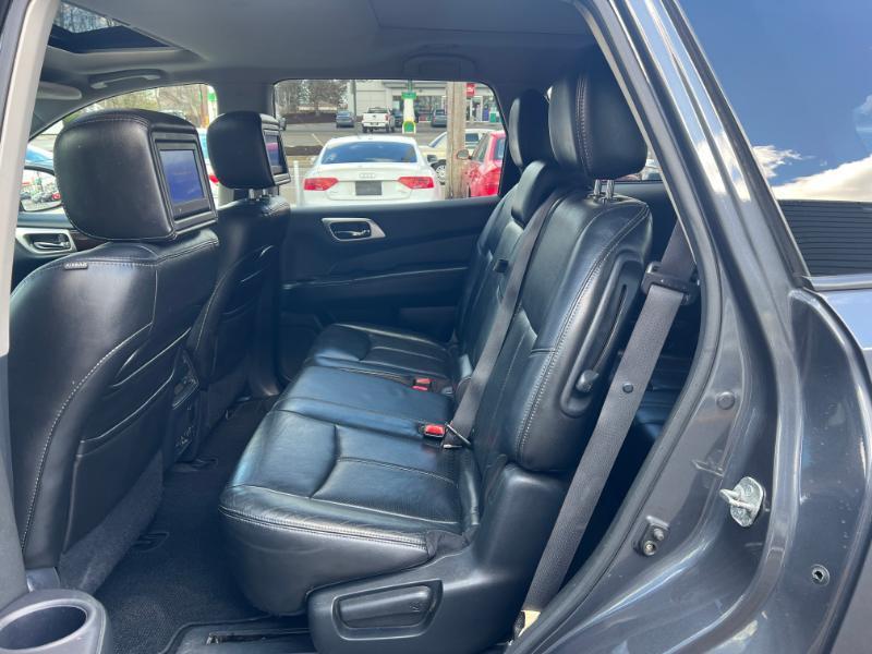 Nissan Pathfinder SV 4WD 2013