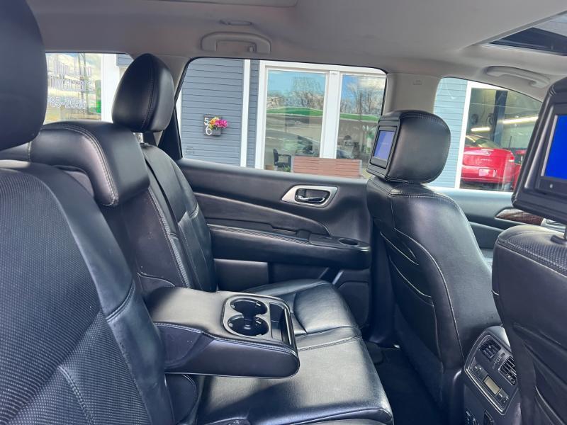 Nissan Pathfinder SV 4WD 2013