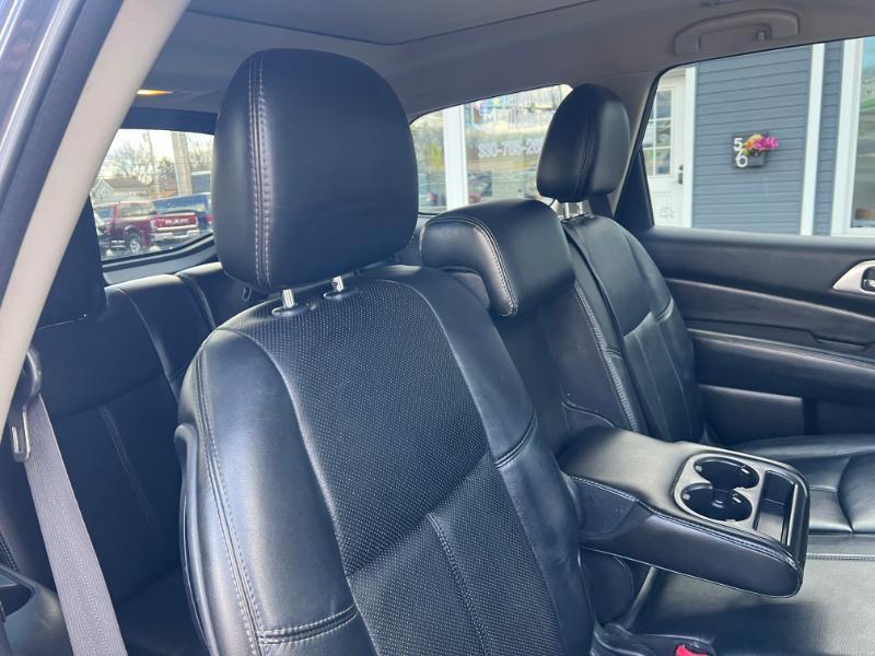 Nissan Pathfinder SV 4WD 2013