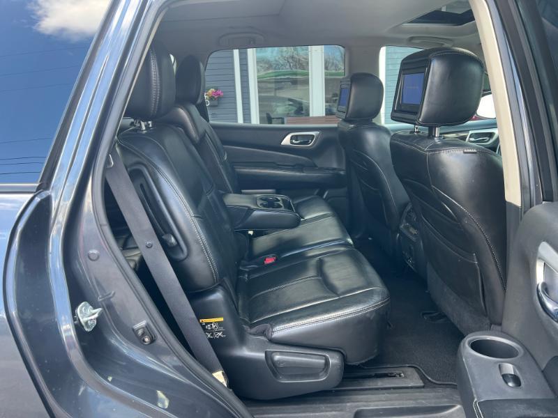 Nissan Pathfinder SV 4WD 2013