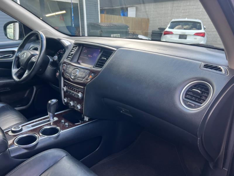 Nissan Pathfinder SV 4WD 2013