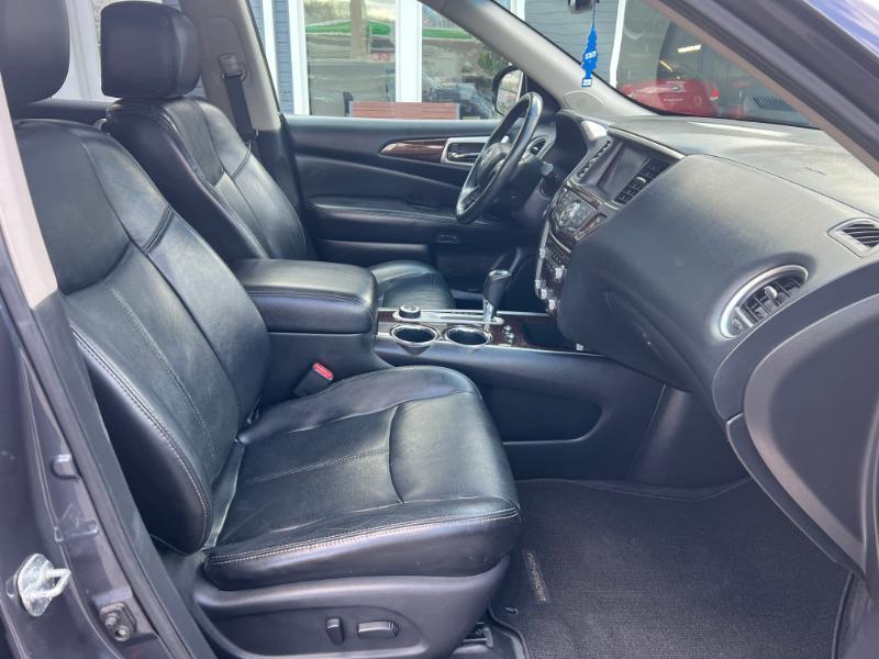 Nissan Pathfinder SV 4WD 2013