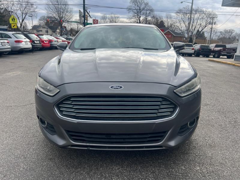 Ford Fusion SE 2013