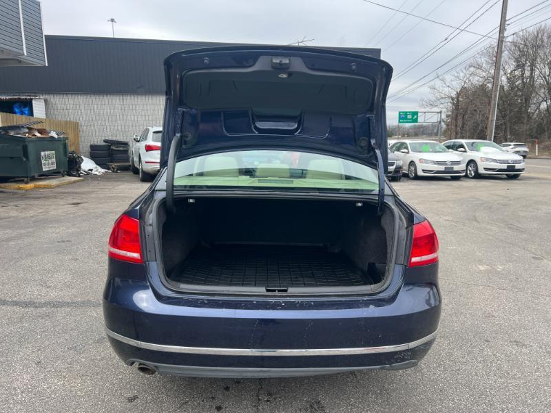 Volkswagen Passat 2.0L TDI SEL2 2012