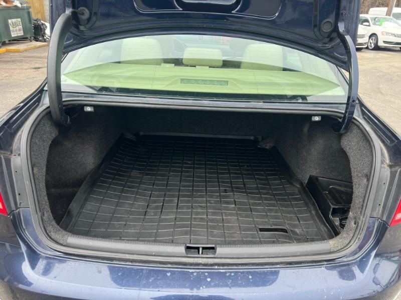 Volkswagen Passat 2.0L TDI SEL2 2012