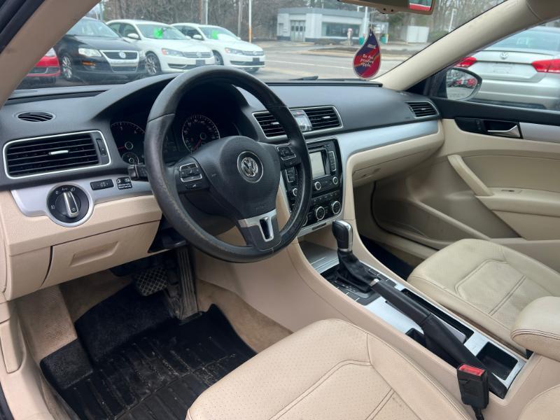 Volkswagen Passat 2.0L TDI SEL2 2012