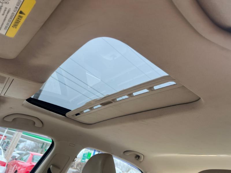 Volkswagen Passat 2.0L TDI SEL2 2012