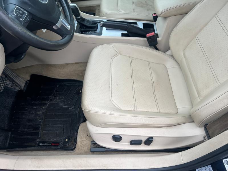 Volkswagen Passat 2.0L TDI SEL2 2012