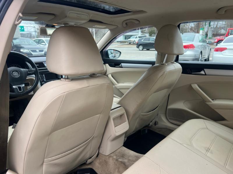 Volkswagen Passat 2.0L TDI SEL2 2012