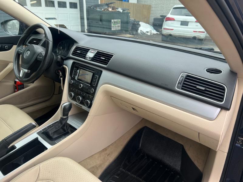 Volkswagen Passat 2.0L TDI SEL2 2012