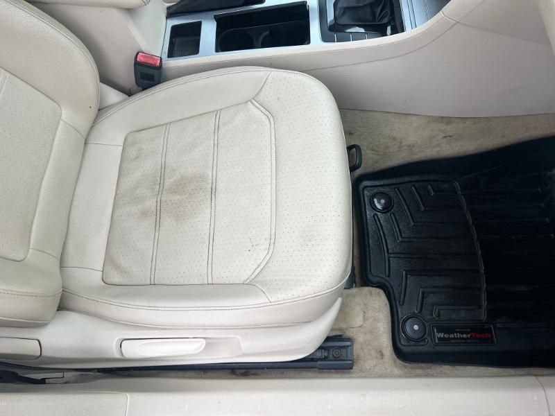 Volkswagen Passat 2.0L TDI SEL2 2012