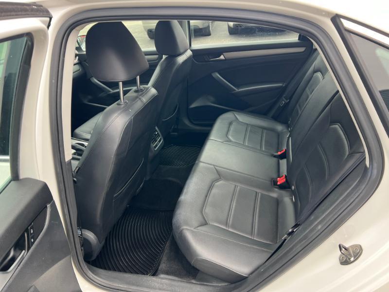 Volkswagen Passat 2.0L TDI SE AT 2014