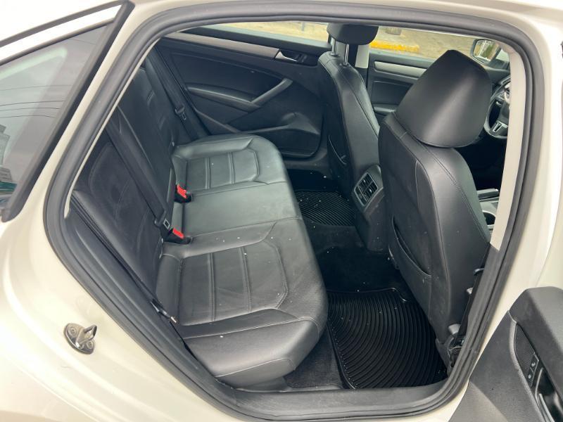 Volkswagen Passat 2.0L TDI SE AT 2014