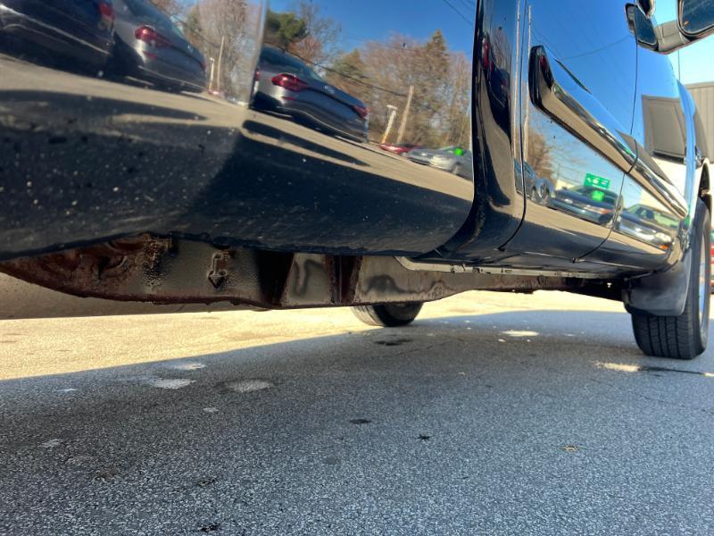 Nissan Titan XE King Cab 4WD 2004