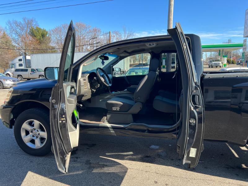 Nissan Titan XE King Cab 4WD 2004