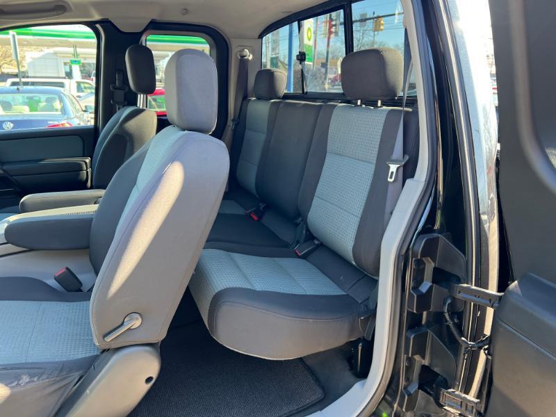 Nissan Titan XE King Cab 4WD 2004