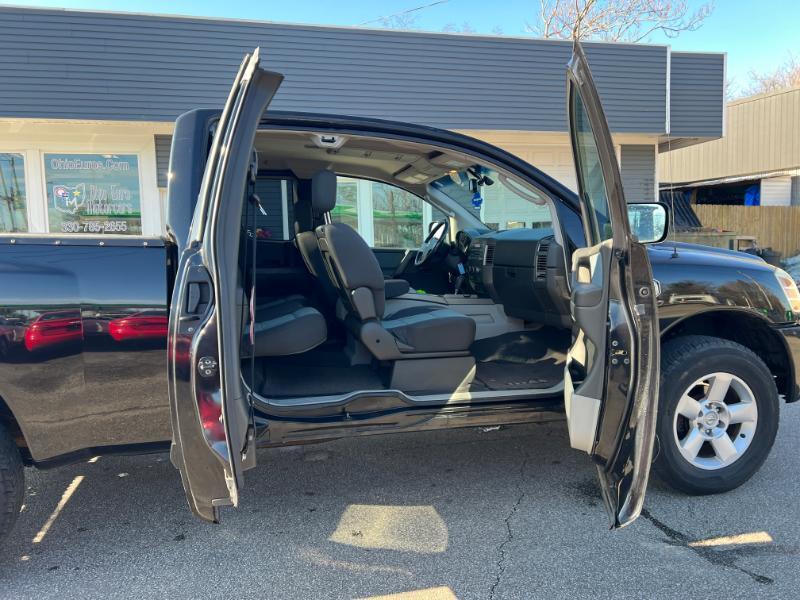 Nissan Titan XE King Cab 4WD 2004