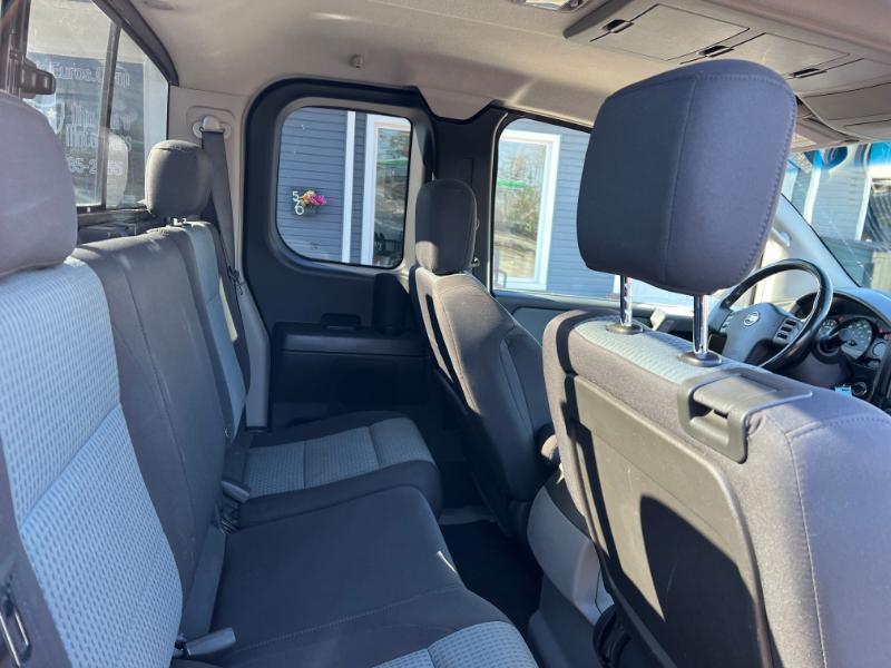 Nissan Titan XE King Cab 4WD 2004