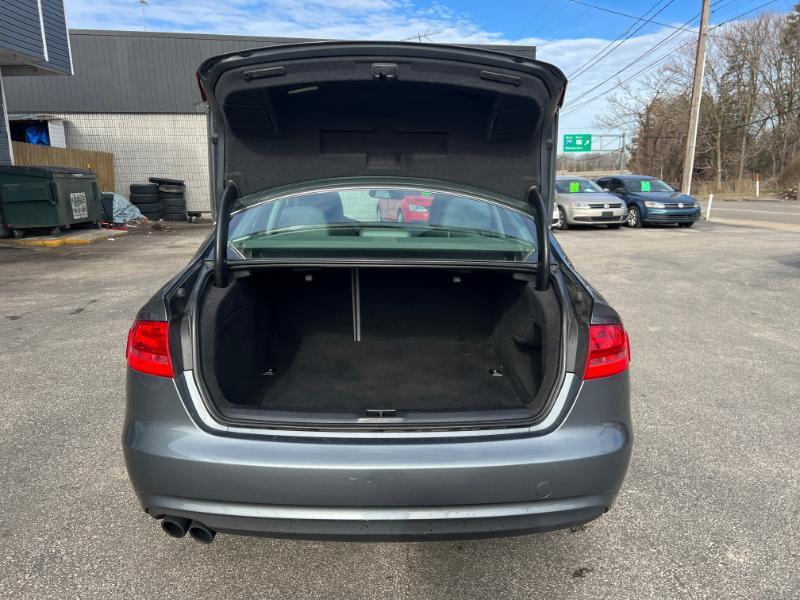 Audi A4 2.0T Sedan quattro Tiptronic 2014