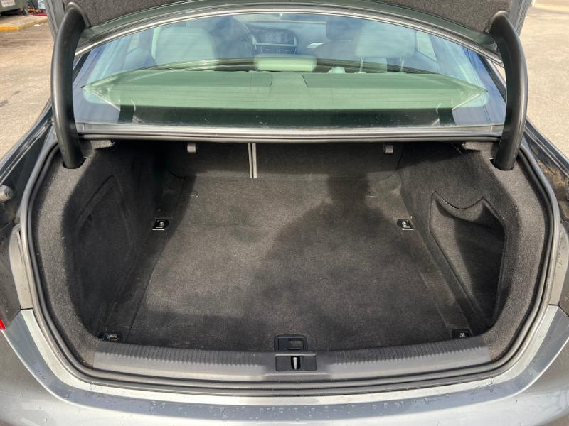 Audi A4 2.0T Sedan quattro Tiptronic 2014