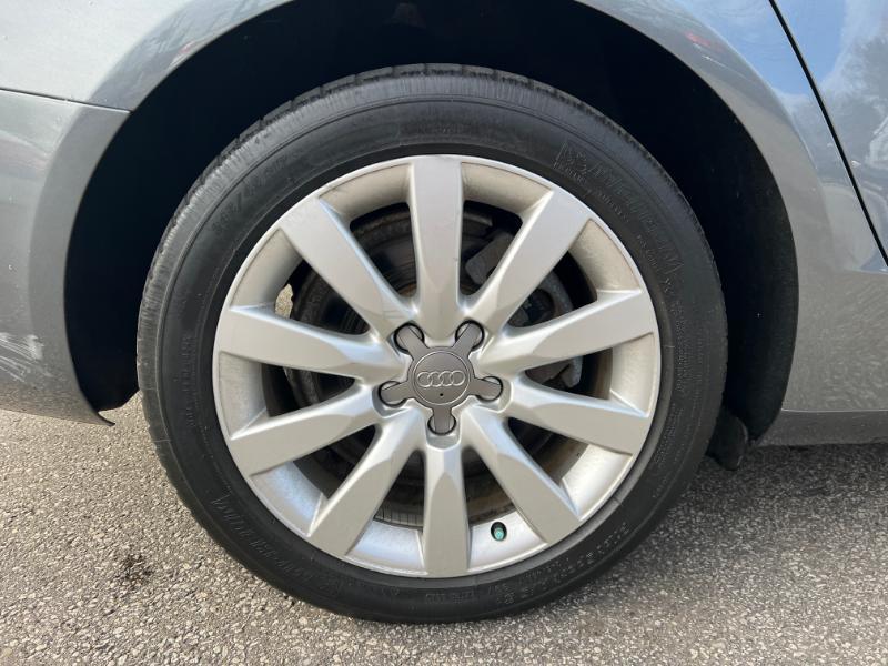 Audi A4 2.0T Sedan quattro Tiptronic 2014