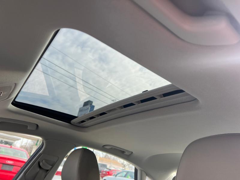 Audi A4 2.0T Sedan quattro Tiptronic 2014