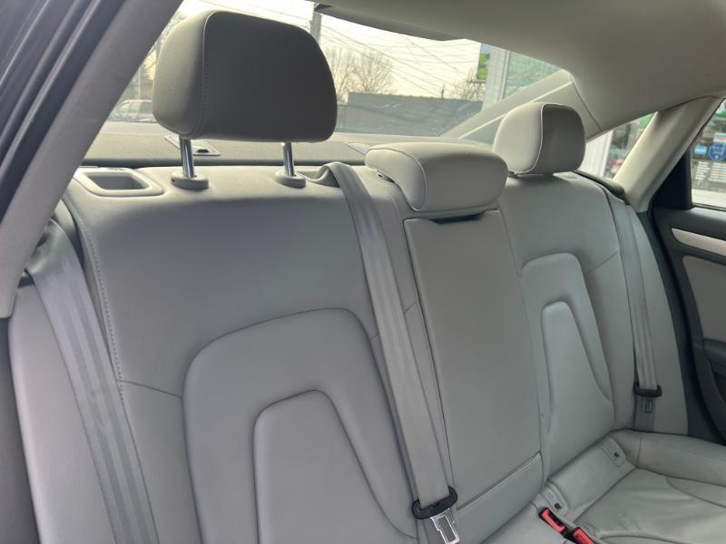 Audi A4 2.0T Sedan quattro Tiptronic 2014